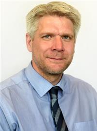 Profile image for Councillor Simon Seary